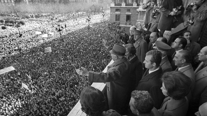 Franco en Plaza de Oriente