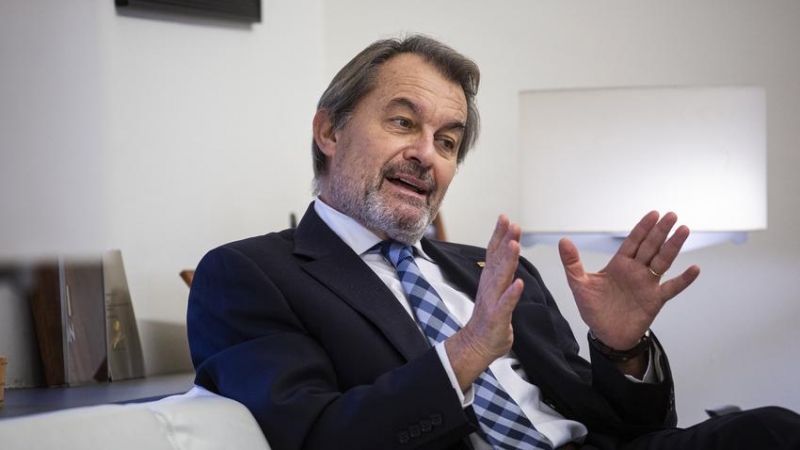 Artur Mas, durant l'entrevista al seu despatx de l'oficina d'expresident ubicada al Palau Robert de Barcelona.