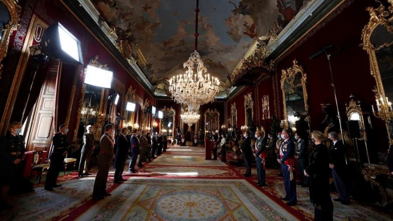 El rei Felip VI, durant la seva intervenció en la cerimònia de la Pasqua Militar, marcada per la pandèmia, aquest dimecres al Palau Reial de Madrid.