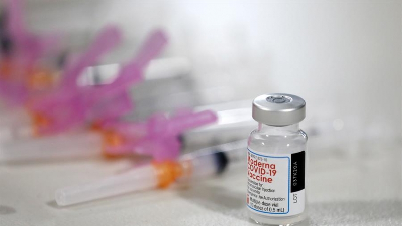 España recibirá en siete o diez días las primeras dosis de la vacuna Moderna.