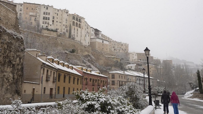 07/01/2021. Estampa de Cuenca tras el comienzo de las nevadas este jueves. - EFE