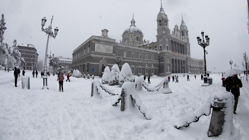 09/01/2021. Vista de la Catedral de la Almudena, en Madrid, este sábado. - EFE