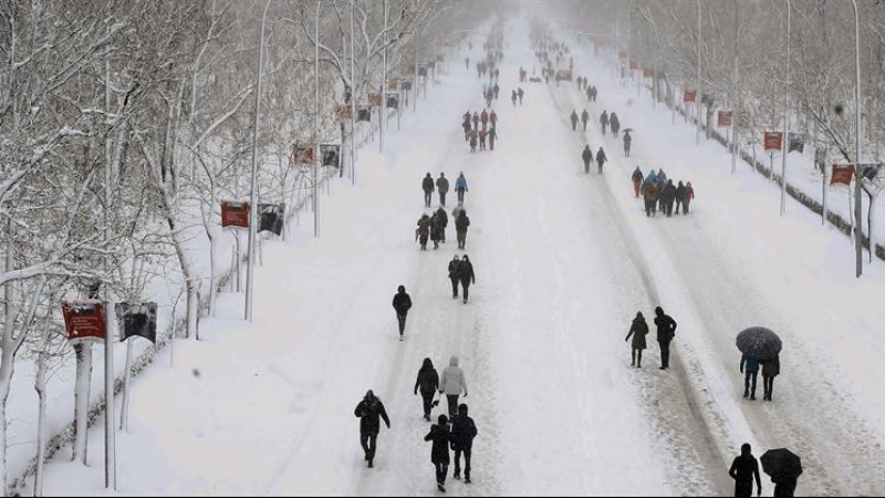 Vista del Paseo de la Castellana de Madrid, este sábado, cubierta de nieve tras el paso de la borrasca Filomena.