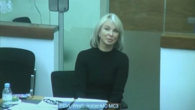 Corinna Larsen, durante su declaración por videoconferencia en el juicio contra el comisario José Manuel Villarejo, por delitos de calumnias y denuncia falsa contra el ex jefe del CNI.