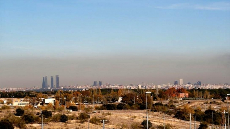 Vista de la capa de contaminación que cubre la ciudad de Madrid.