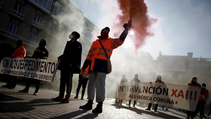 Trabajadores de Alu Ibérica, antigua Alcoa en A Coruña, en una manifestación.