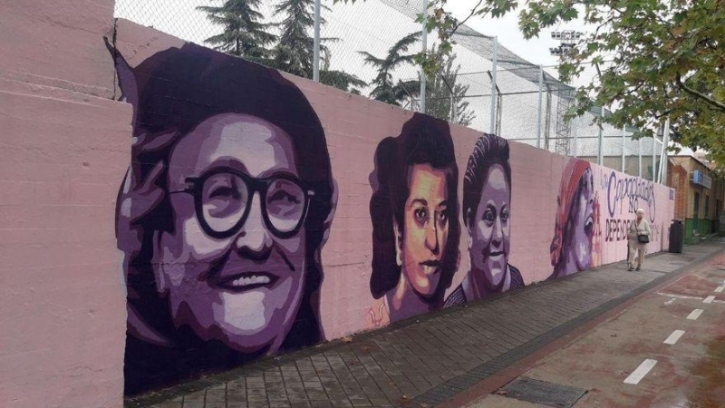 'Hay más dignidad en ese mural que en todo el Gobierno de Madrid': Twitter se llena de críticas por la retirada del mural feminista de Ciudad Lineal