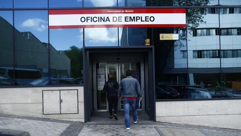 La pandemia y las medidas para enfrentarla han provocado movimientos de calado en el mercado laboral español.