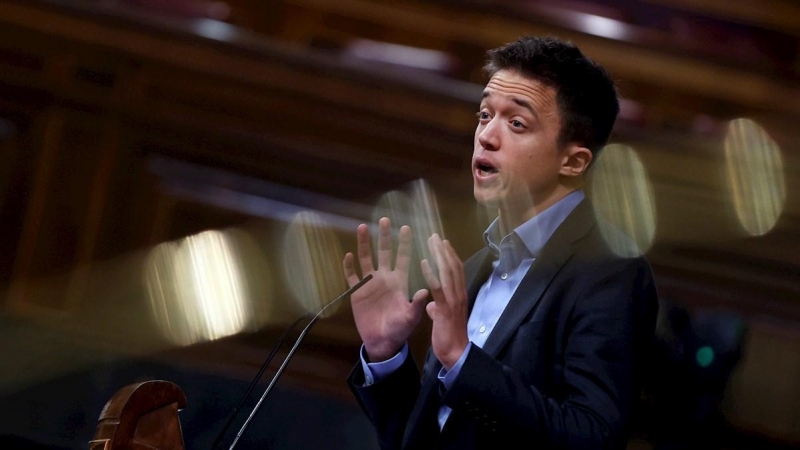 El portavoz de Más País en el Congreso, Iñigo Errejón, interviene durante el pleno extraordinario celebrado este jueves.