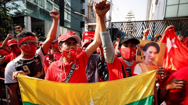 Protesta en Bangkok, Tailandia, contra el golpe de Estado.