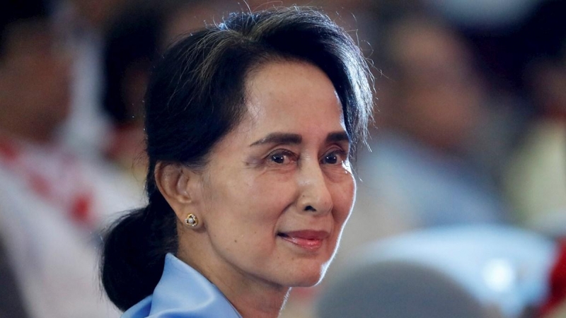 La Nobel de la Paz Aung San Suu Kyi.