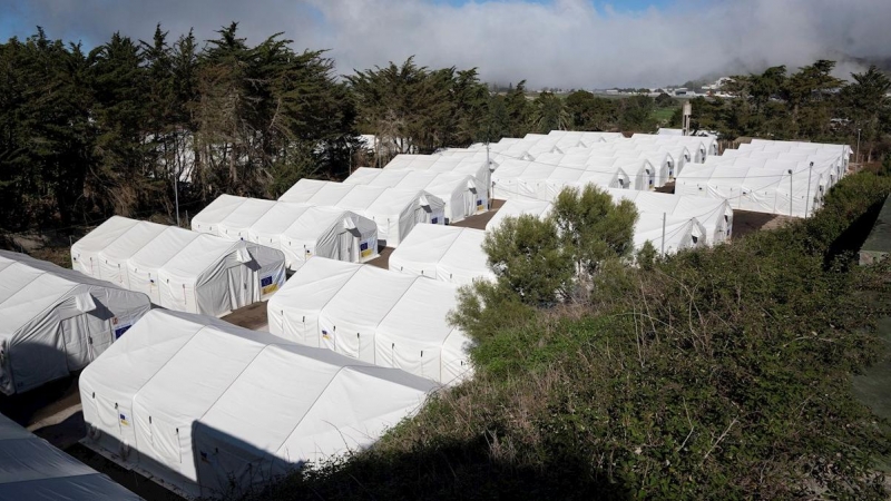 Carpas instaladas en el Centro de Acogida Temporal de Extranjeros de Las Raíces, en La Laguna, Tenerife.