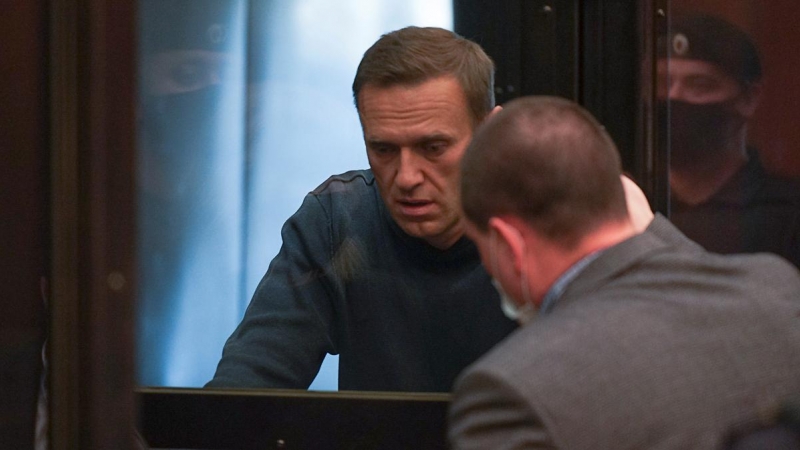 El líder opositor ruso Alexéi Navalni a su llegada al tribunal.