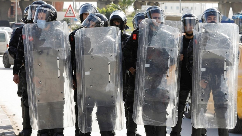 Policías de Túnez