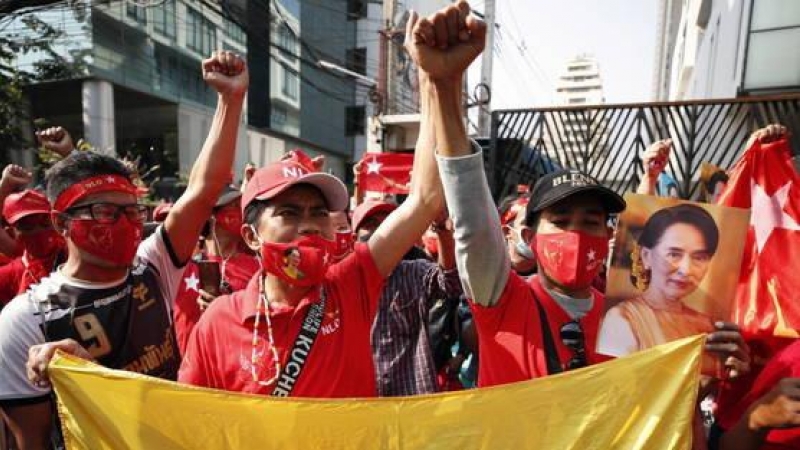 Protestas por el golpe de estado en Myanmar