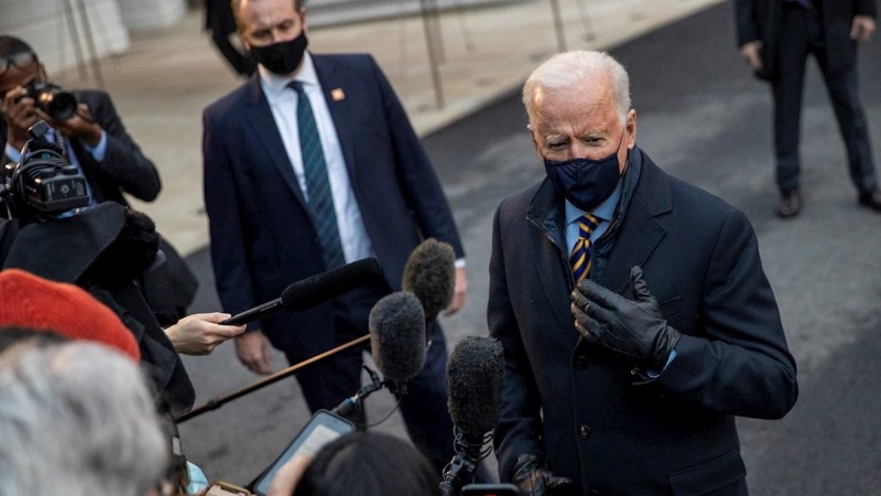 El presidente de EEUU, Joe Biden, hace declaraciones a los medios durante un acto en Minneapolis.
