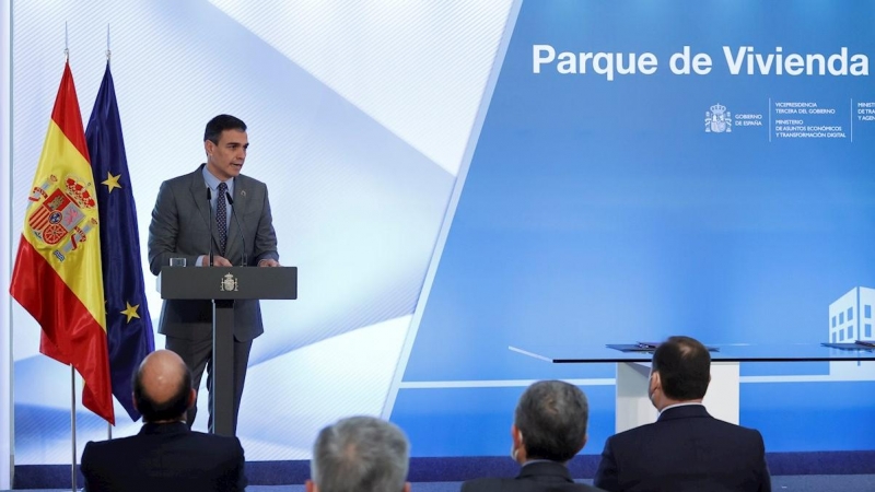 El presidente del Gobierno, Pedro Sánchez interviene en el acto de firma del Protocolo sobre Alquiler Social de Viviendas, hoy en el Palacio de la Moncloa. EFE/ Zipi