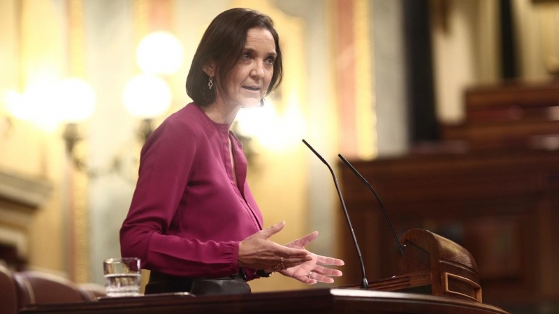 La ministra de Industria, Comercio y Turismo, Reyes Maroto, interviene durante una sesión de Control al Gobierno en el Congreso de los Diputados. E.P./E. Parra/POOL