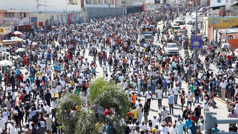 Manifestación contra el presidente del Haití, al que la oposición tilda de dictador por no haber abandonado el poder.