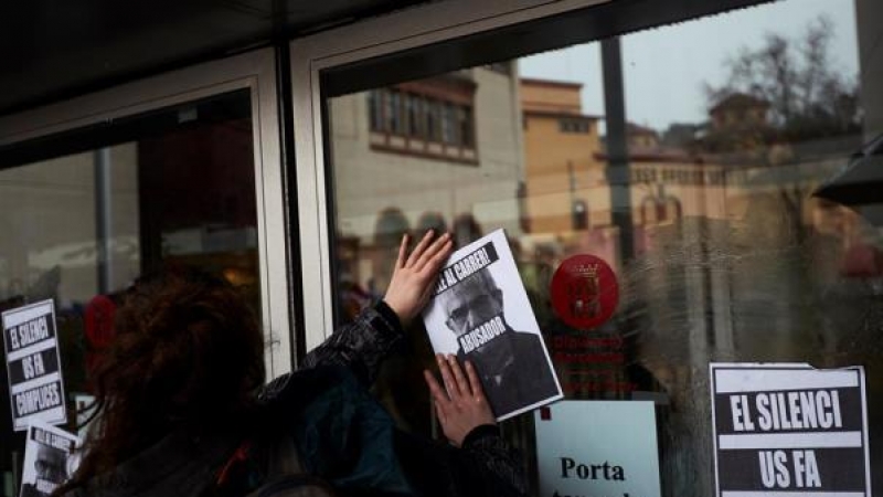 Manifestación frente al Institut del Teatre de Barcelona por el presunto acoso y abuso de poder a alumnas del centro.