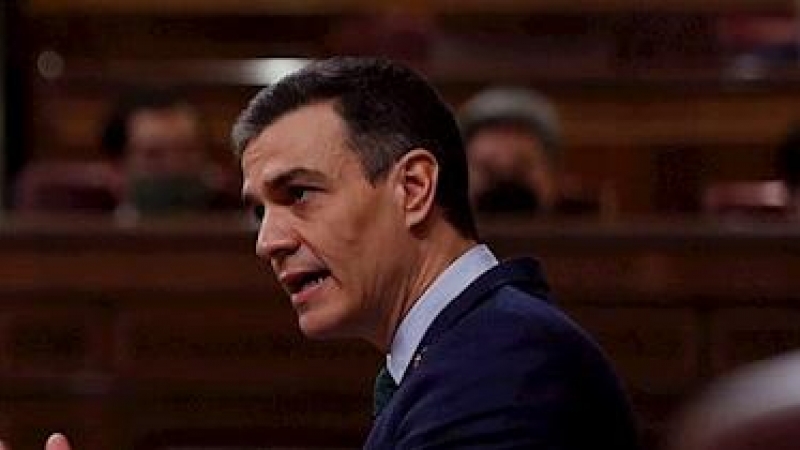 24/02/2021.-El presidente del Gobierno, Pedro Sánchez, interviene este miércoles durante la sesión de control en el Congreso de los Diputados. EFE/Emilio Naranjo