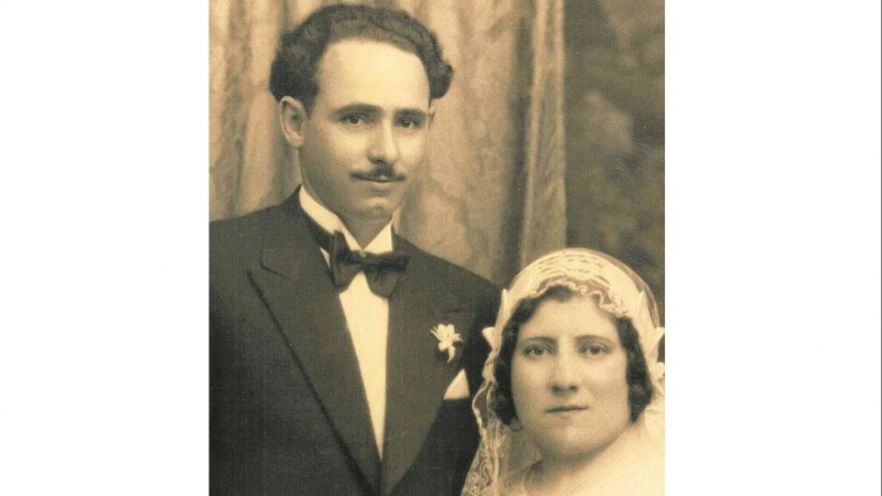 Joan Losa Campomar el día de su boda junto a su esposa.