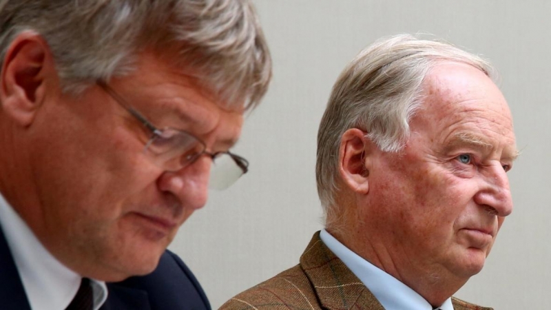 Los colíderes del partido de extrema derecha Alternativa para Alemania (AfD) de Alemania, Alexander Gauland y Joerg Meuthen, y el principal candidato de su partido en las elecciones estatales de Turingia, Bjoern Hoecke.