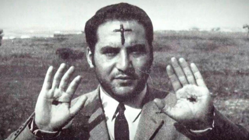 Clemente, fundador de la Iglesia palmariana y autoproclamado papa, con sus estigmas.