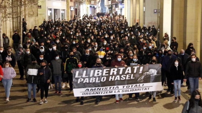 Una de les manifestacions per demanar la llibertat de Pablo Hasél, en aquest cas a Lleida.