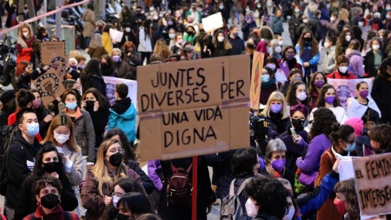 Aspecte de la concentració estàtica del 8-M a Barcelona.