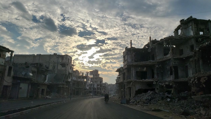 Dominio Público - Diez años de guerra en Siria: el campo de batalla de las grandes potencias que sólo deja sufrimiento y devastación en la población civil