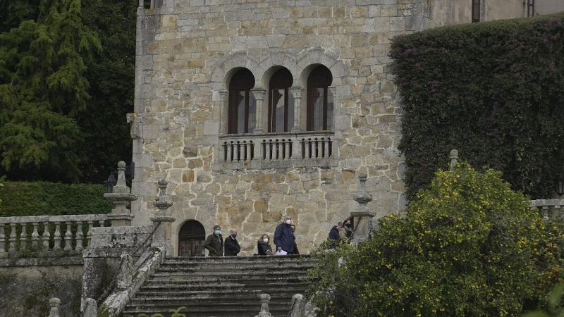 Técnicos de la Consellería de Cultura de la Xunta de Galicia realizan el inventario del Pazo de Meirás, bajo supervisión de la comitiva judicial, en Sada, A Coruña, Galicia, (España), a 11 de noviembre de 2020.
