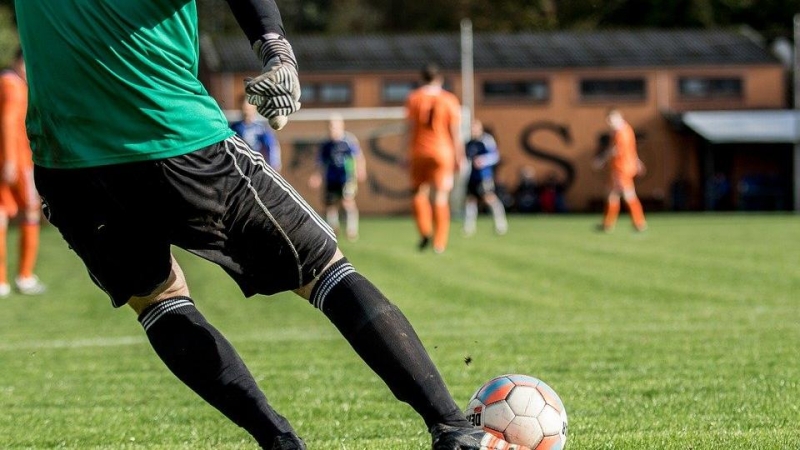 Imagen de un partido de fútbol.