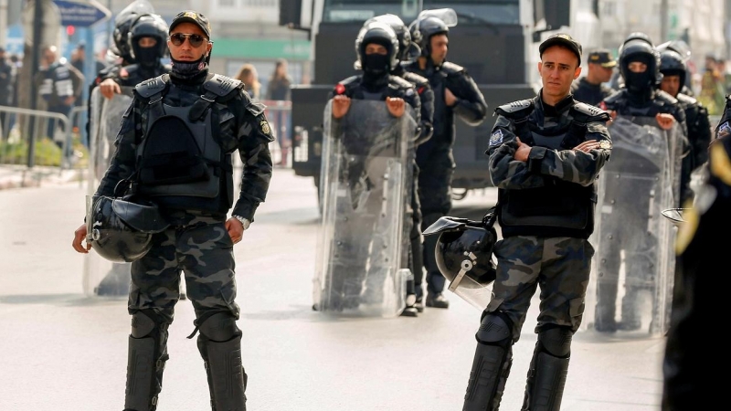 Policías de Túnez