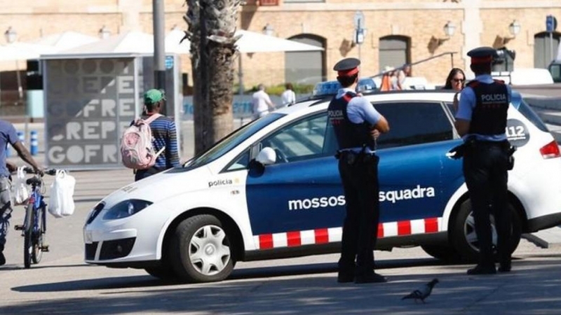 Imagen de archivo de dos Mossos d'Esquadra. - EFE