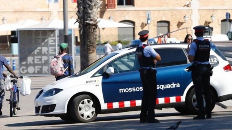 Imagen de archivo de dos Mossos d'Esquadra. - EFE