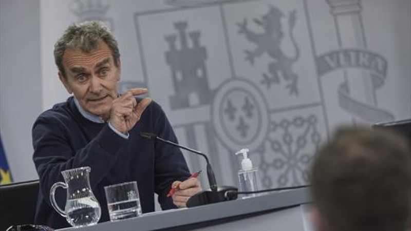 El director del Centro de Alertas y Emergencias Sanitarias, Fernando Simón durante una rueda de prensa convocada ante los medios, en el Complejo de La Moncloa, Madrid, (España), a 18 de marzo de 2021.