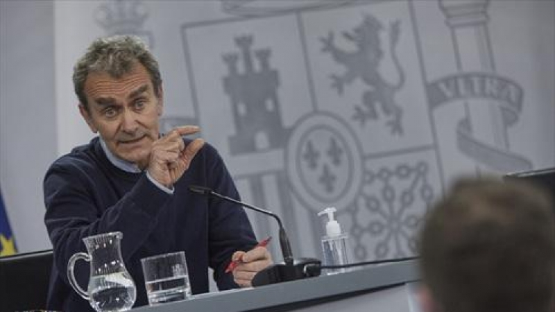 El director del Centro de Alertas y Emergencias Sanitarias, Fernando Simón durante una rueda de prensa convocada ante los medios, en el Complejo de La Moncloa, Madrid, (España), a 18 de marzo de 2021.