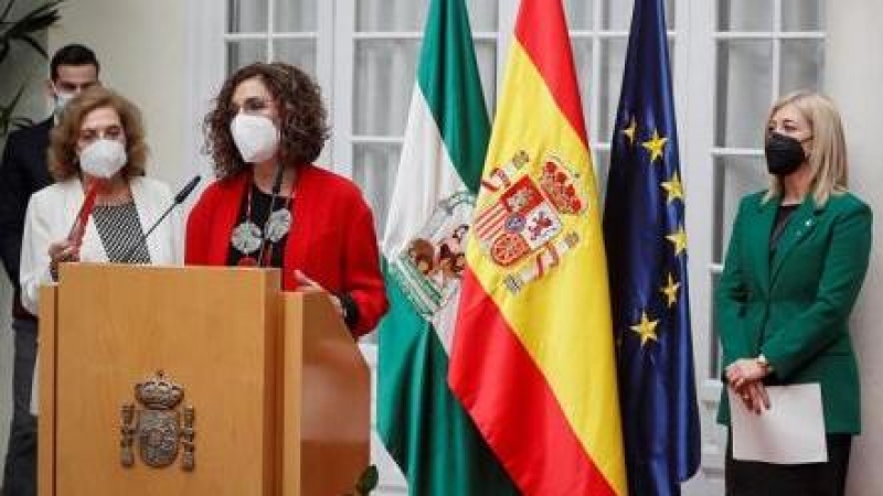 La ministra de Hacienda, María Jesús Montero, durante su intervención en el acto de toma de posesión de Pedro Fernández, como nuevo delegado del Gobierno en Andalucía, hoy en Sevilla.