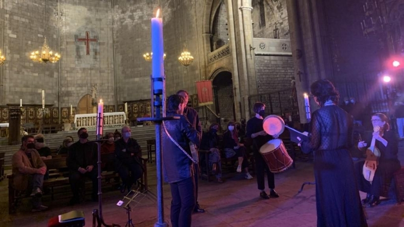 Un moment del concert a la basílica de Santa Maria del Pi de Barcelona.