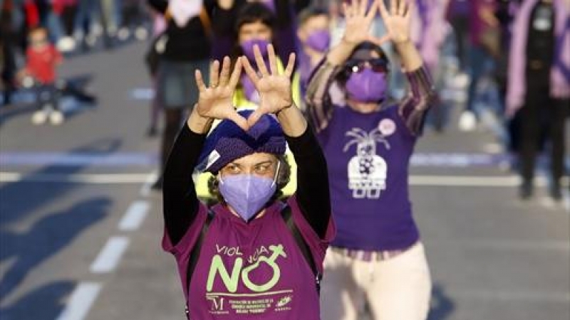 Concentración, baile feminista y lectura de manifiesto por el 8M, día internacional de la Mujer. En Málaga (Andalucía, España), 08 de marzo 2021. (Foto de ARCHIVO)