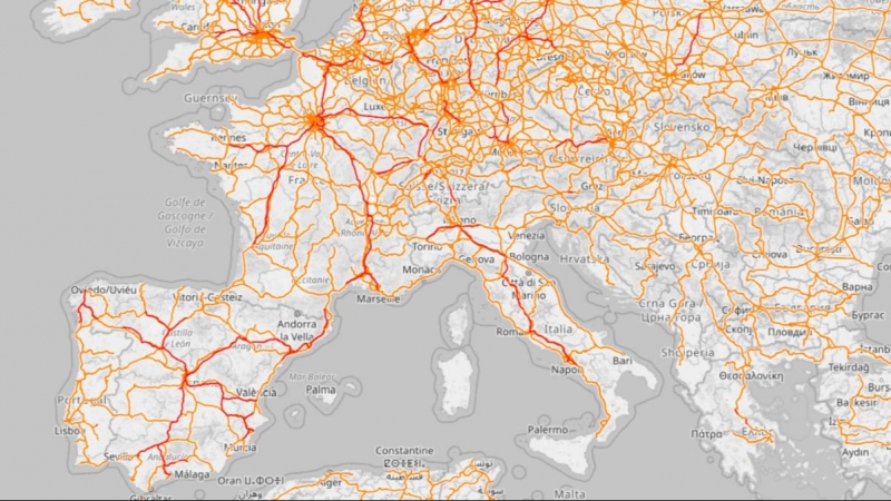 Líneas de alta velocidad (rojo) y de larga distancia (naranja) de España y resto de Europa.