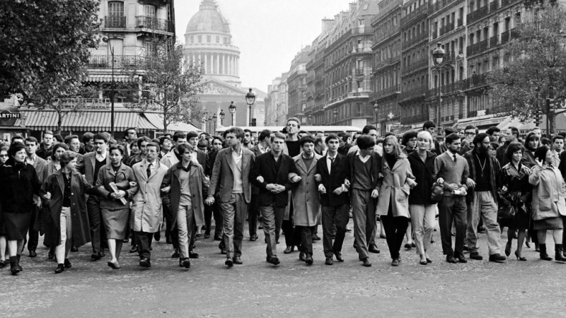 Protesta en la Universidad de la Sorbna en 1961 contra la guerra en Algeria.