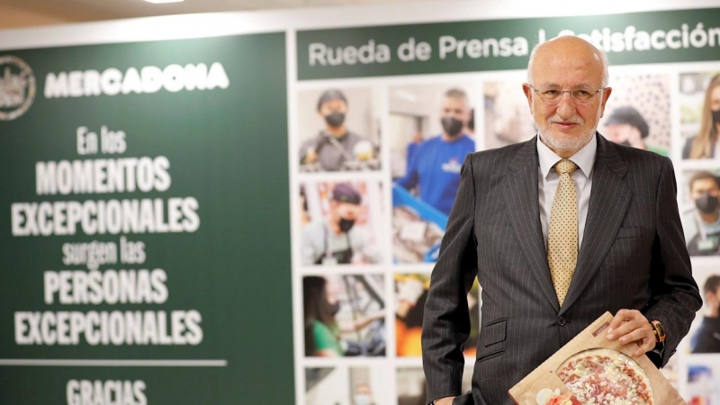 El presidente de Mercadona, Juan Roig,  posa en la presentación de los resultados de la cadena de supermercado en 2020. EFE/Ana Escobar