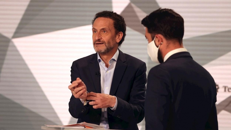 El candidato a la presidencia de la Comunidad de Madrid por Ciudadanos, Edmundo Bal, antes del inicio del debate de los aspirantes a presidir el gobierno madrileño. EFE / Juanjo Martín.