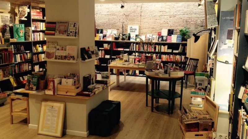 Una imatge de la llibreria La Impossible al barri de Sants de Barcelona.