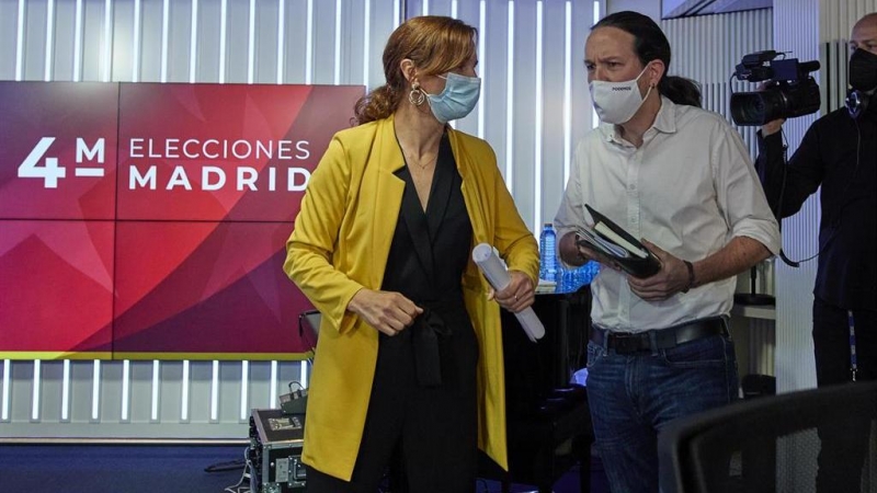 Mónica García y Pablo Iglesias antes del debate de la Cadena Ser.