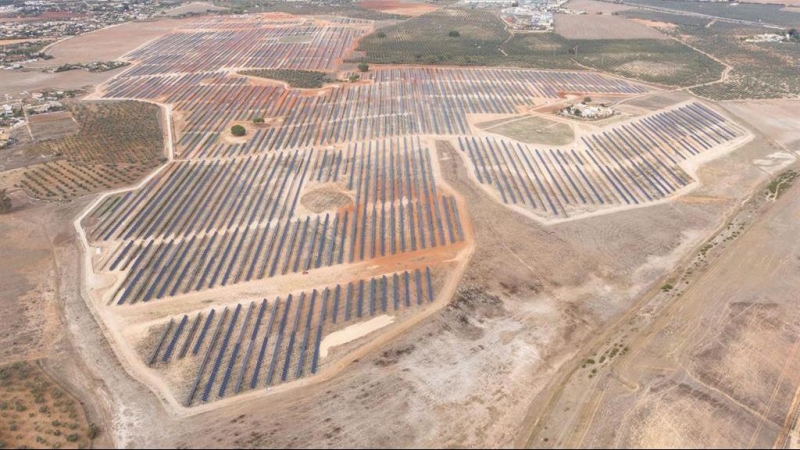 Vista aérea de la planta fotovoltaica de Opdenergy en Alcalá de Guadaira (Sevilla).