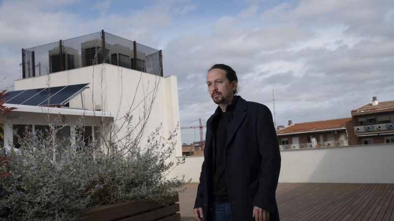 El secretario general de Podemos, Pablo Iglesias, durante la entrevista con 'Público'.