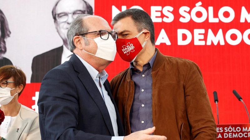 Pedro Sánchez junto a Ángel Gabilondo en el acto de campaña en Getafe este domingo 25 de abril investigado por la consejería de Sanidad.